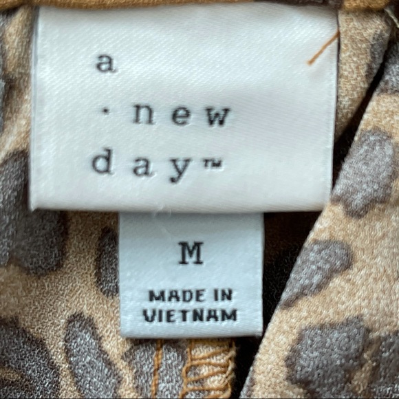 a new day Animal Print Shorts Size Medium NWT - Picture 6 of 13